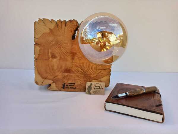 Lámpara con madera de viga de Sabina, 500 años. R1726